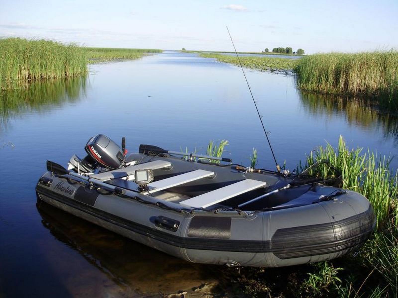 Premium Boat and Outboard Motor Rentals
